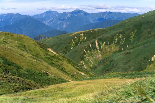 巻機山の大きな谷と越後駒ヶ岳たちの写真