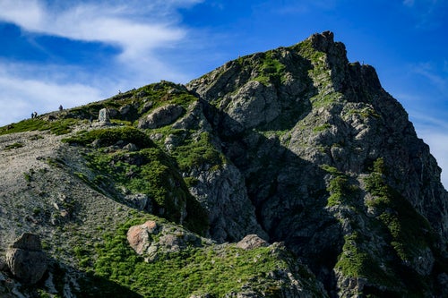 白馬岳山頂の岩肌の写真