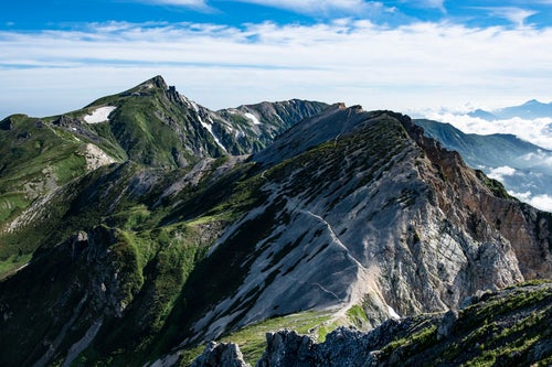 白馬鑓から見る白馬杓子岳と白馬岳の写真