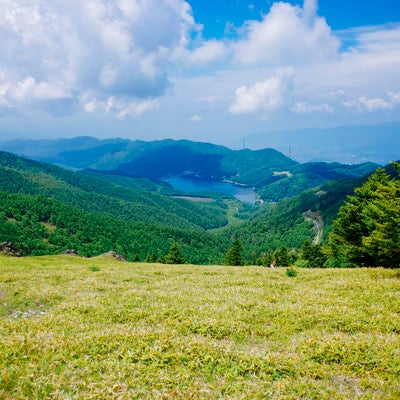 大菩薩湖を見下ろす景色（大菩薩嶺）の写真