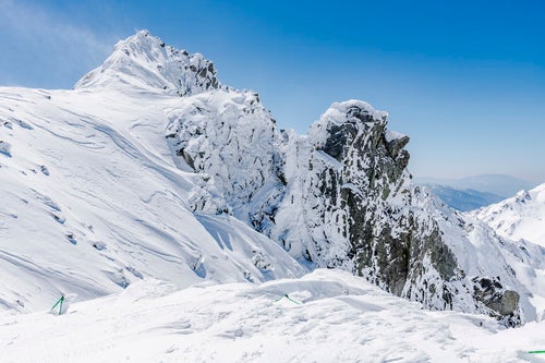 厳冬の岩峰（宝剣岳）の写真
