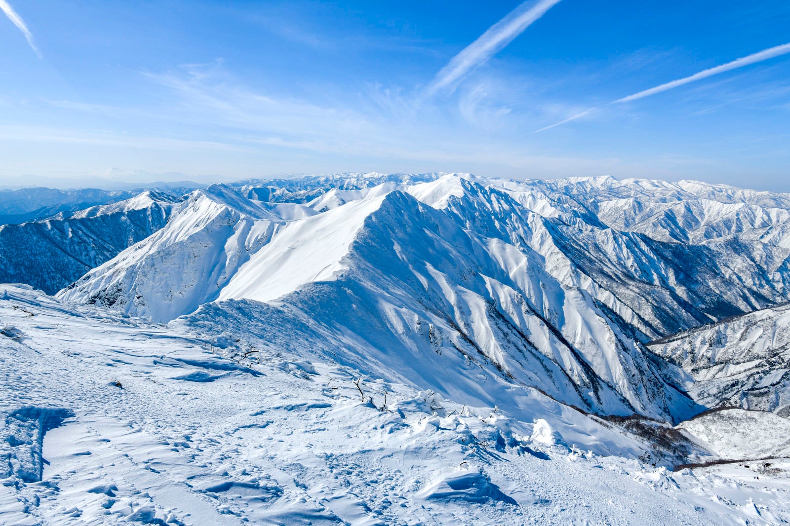 「冬の谷川岳主脈の景色」の写真
