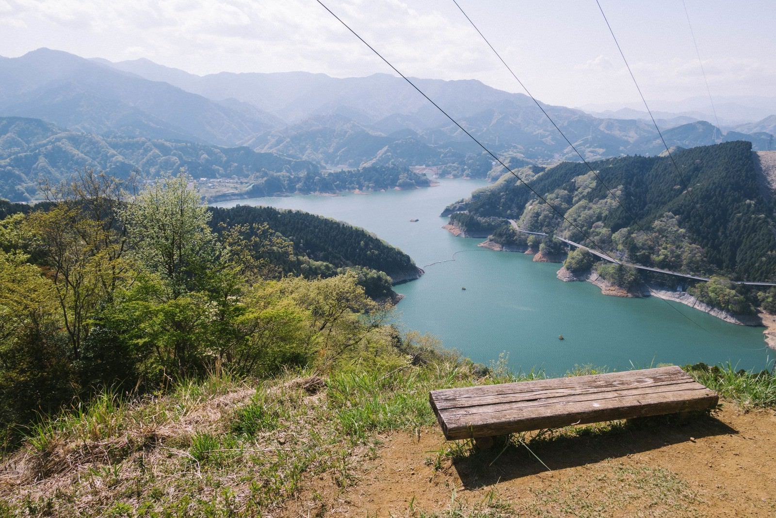 「展望台から見る宮ケ瀬湖」の写真