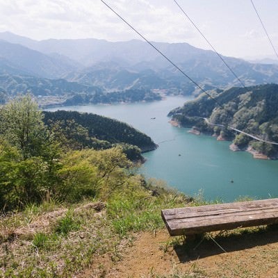 展望台から見る宮ケ瀬湖の写真