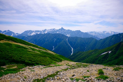 大天井岳手前から見る槍ヶ岳（常念岳）の写真