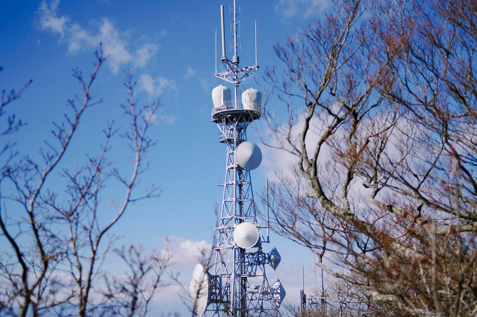 「筑波山山頂の鉄塔」の写真