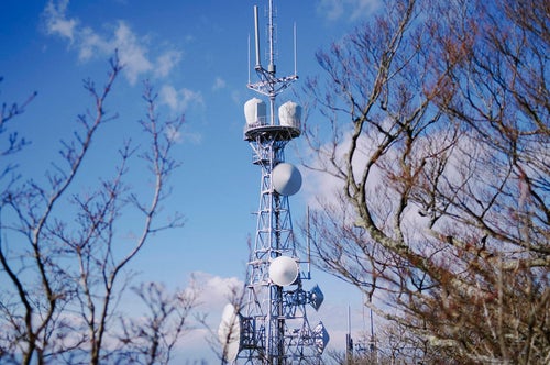 筑波山山頂の鉄塔の写真