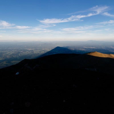 岩手山が作り出す巨大な影富士の写真
