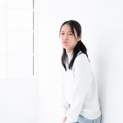 ご機嫌ななめの女性の写真