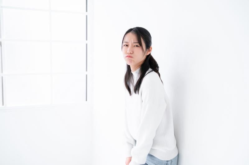 ご機嫌ななめの女性の写真