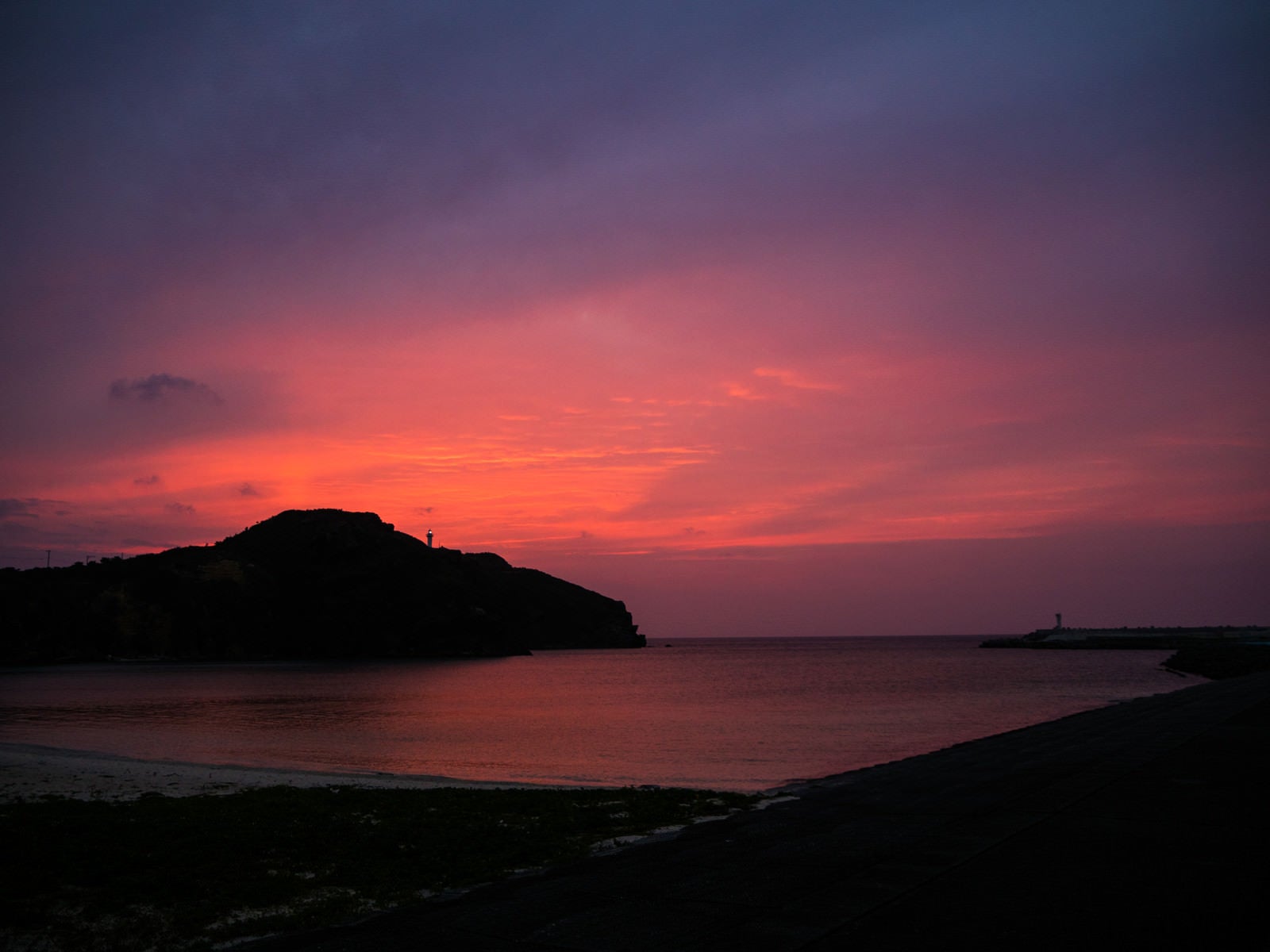 「日本最西端の夕焼け（与那国島）」の写真