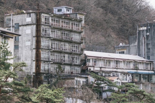 鬼怒川の廃旅館の写真
