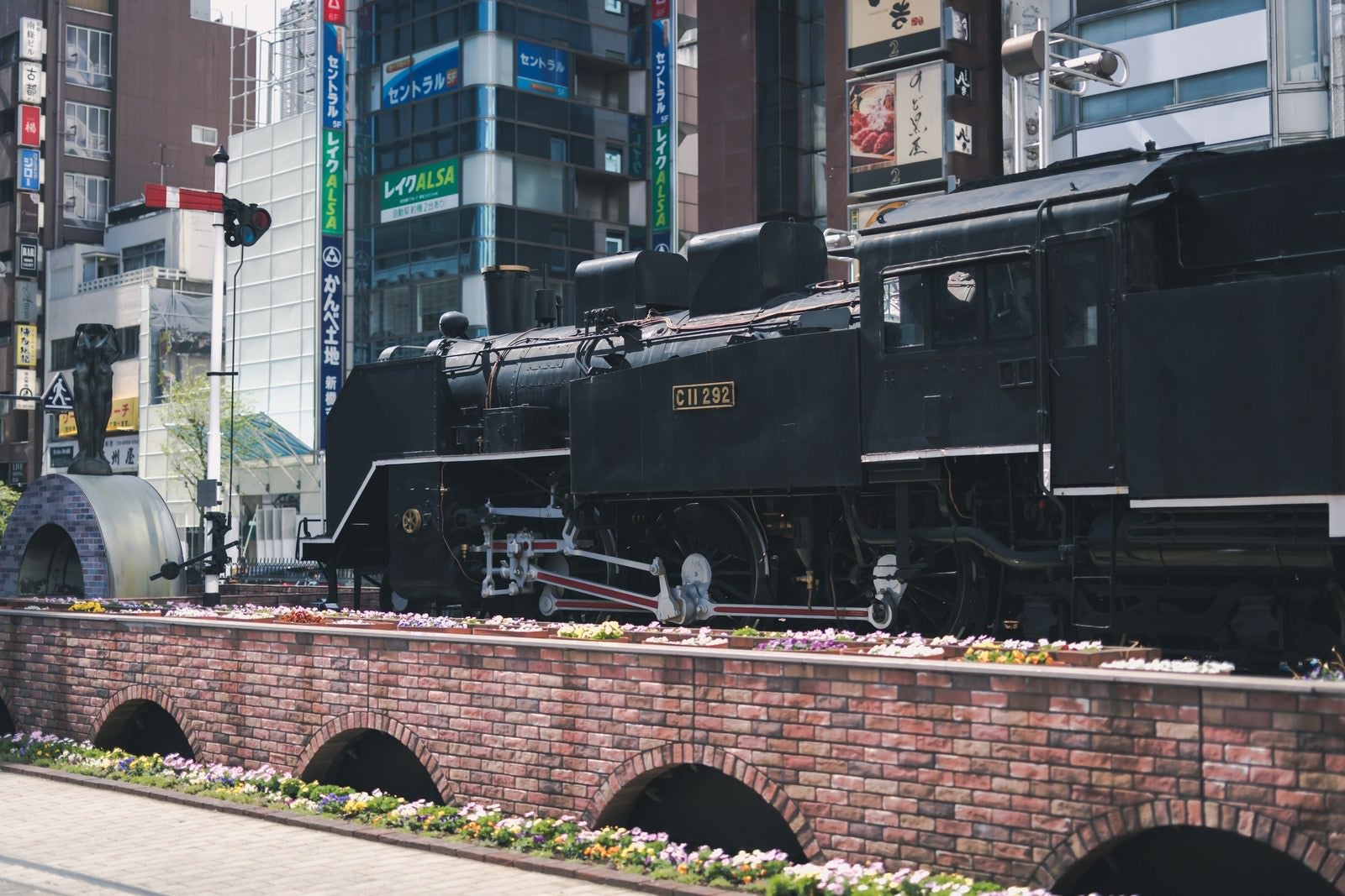 「新橋駅前のSL広場」の写真