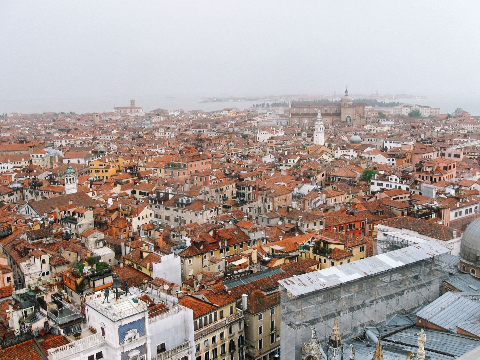 「ベネチアの建物と街並み（イタリア）」の写真