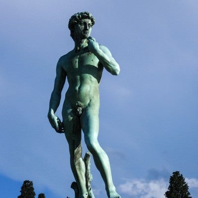 ミケランジェロ広場の銅像（イタリア）の写真