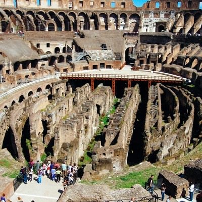 ローマの円形闘技場跡（コロッセオ）の写真