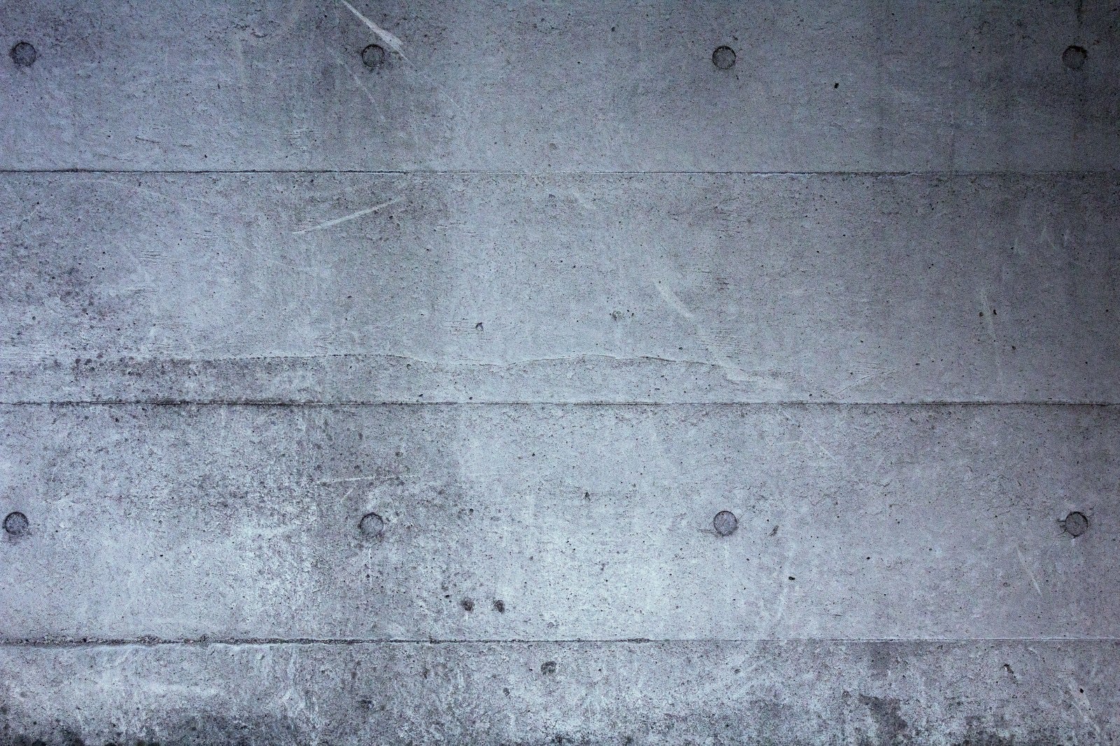 「冷たいコンクリートの壁（テクスチャー）」の写真