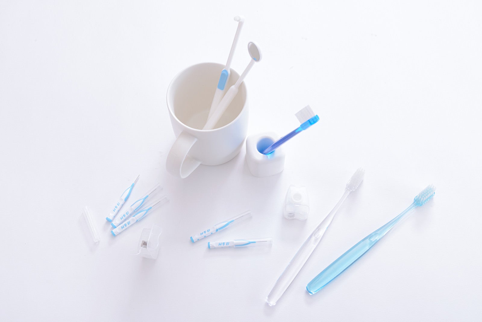 「清潔に保たれた歯ブラシたち」の写真