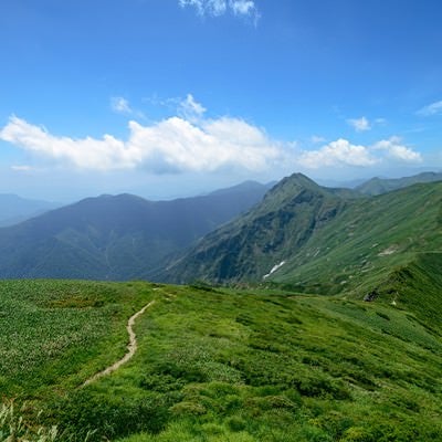 谷川岳主流の登山道の写真