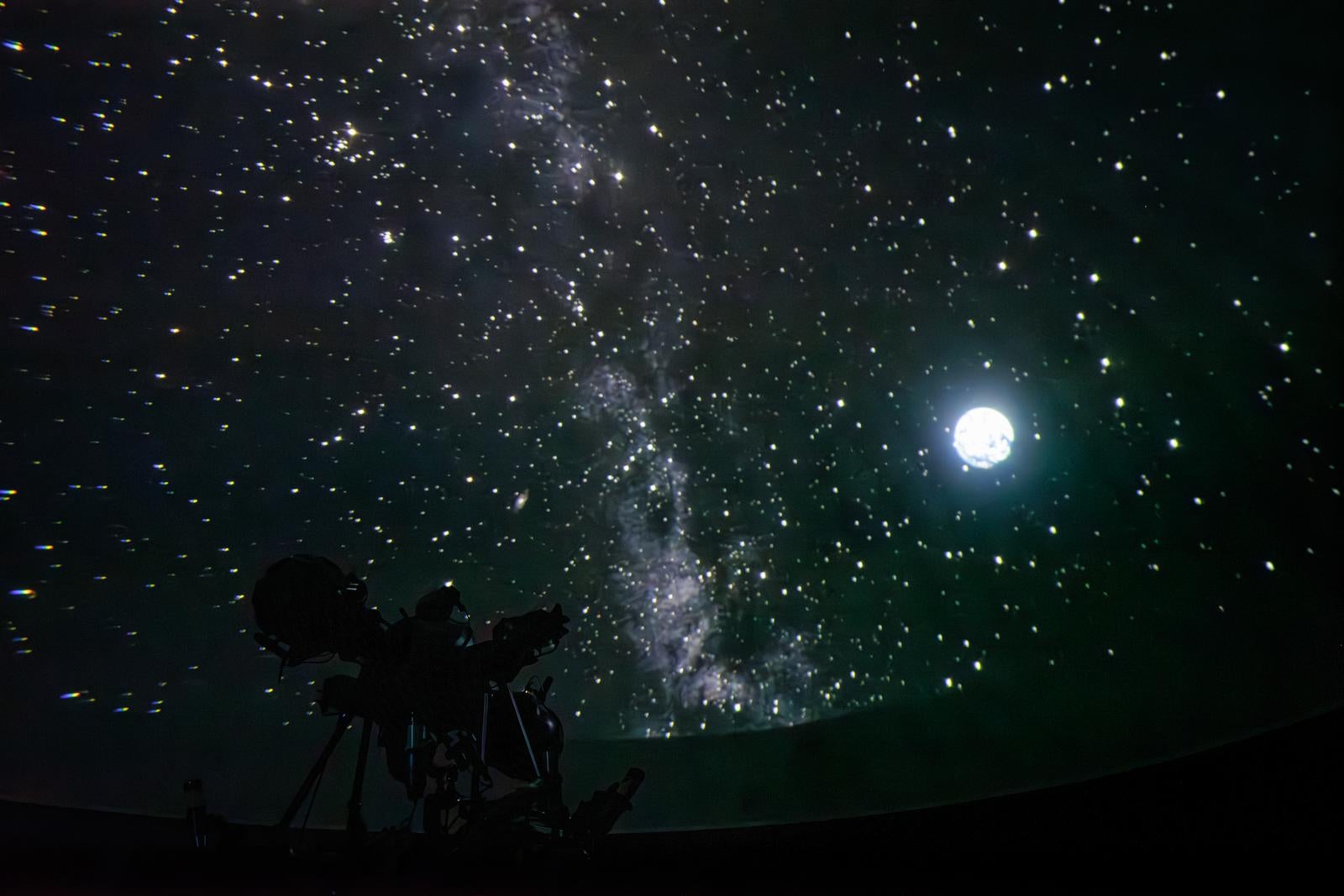 「星の材天文台の星空ショー（プラネタリウム）」の写真