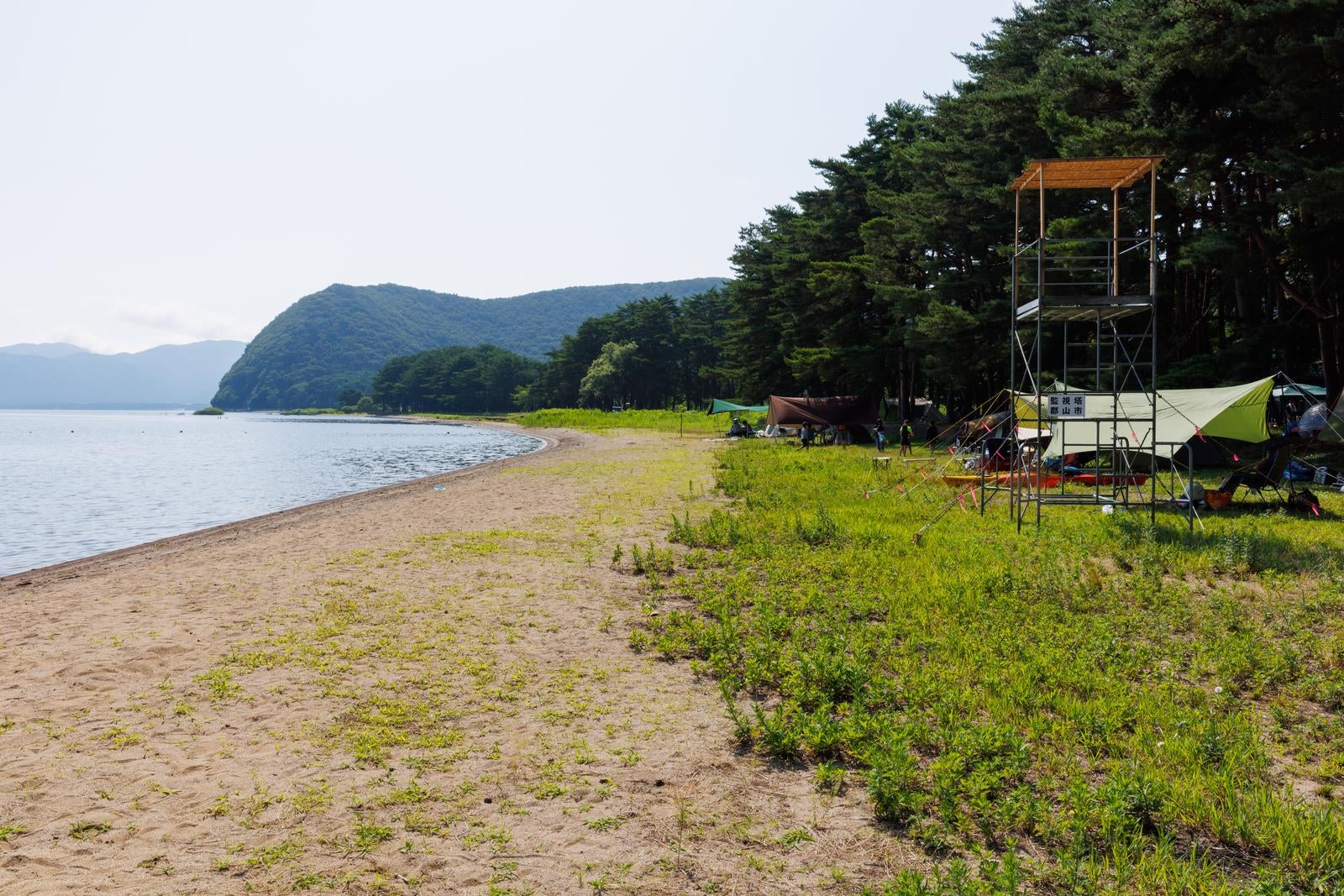 「湖岸の秋山浜」の写真