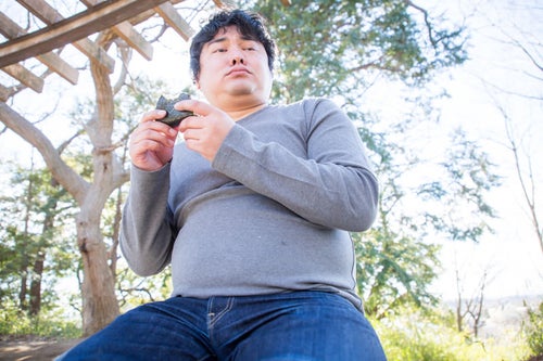 メタボリックシンドロームがよく分かるお腹（内臓脂肪型肥満の男性）の写真