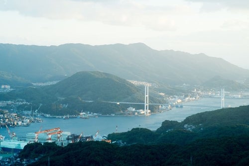 女神大橋と長崎港の写真