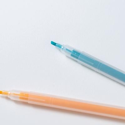 オレンジとブルーの多色ペン2本セットの写真