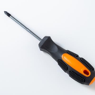 オレンジグリップのプラスドライバーの写真