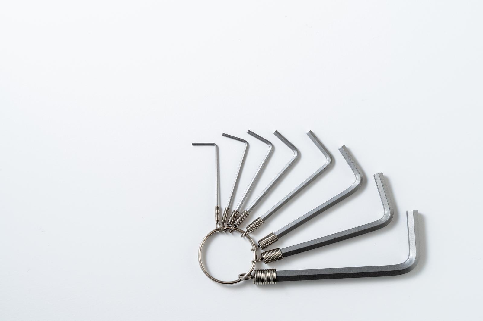 「工具セットの六角レンチ」の写真