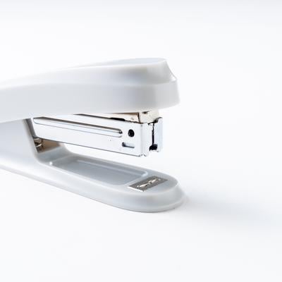 オフィス用品のホチキスの写真