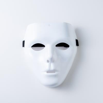 無表情な仮面の写真