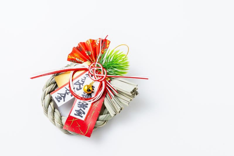 お正月の縁起物しめ縄の写真