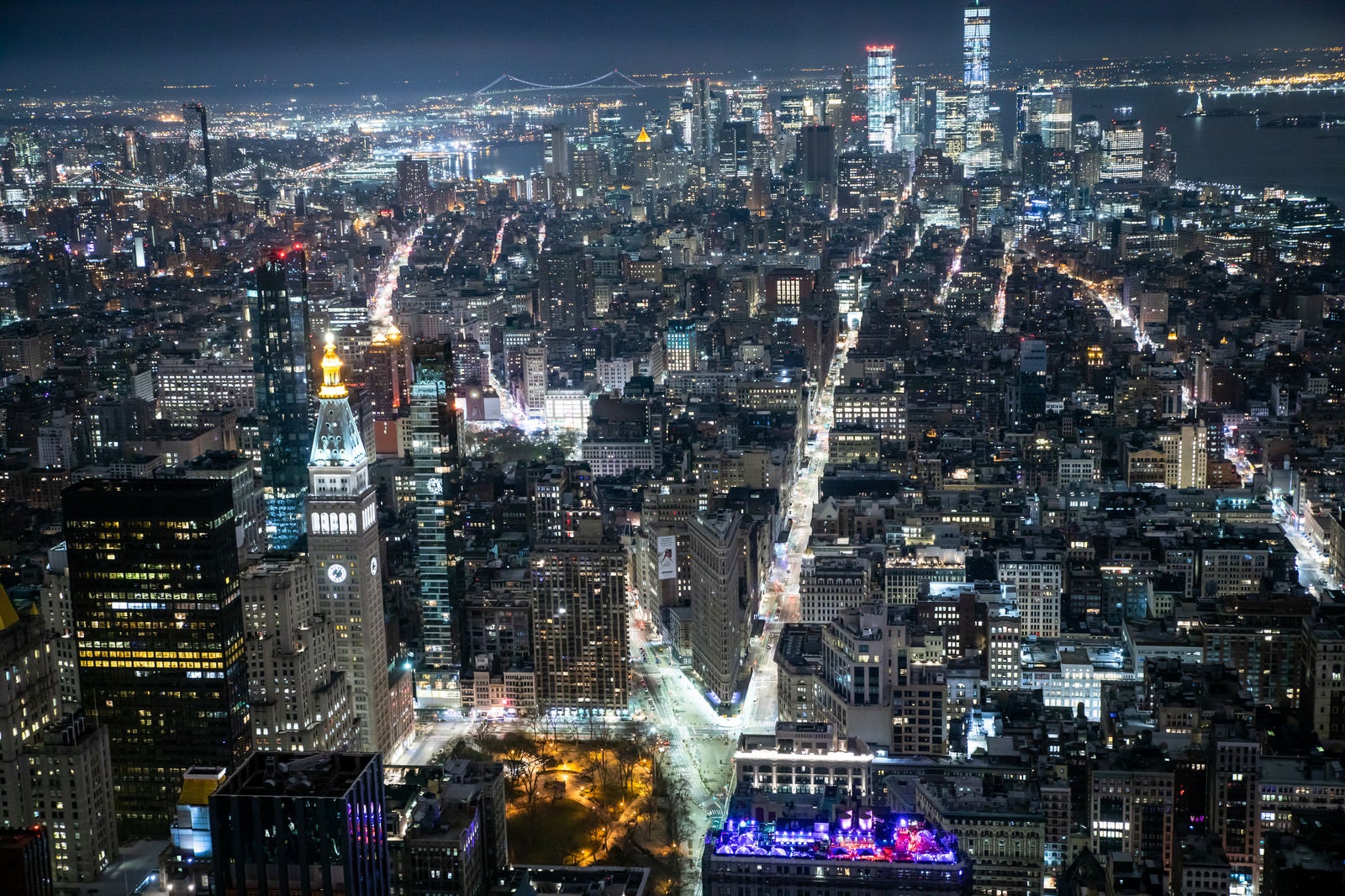 「エンパイアステートビル展望台から見た夜景（ニューヨーク）」の写真