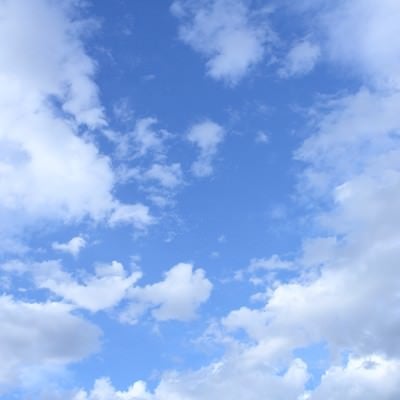 青空と雲・今日もいい天気の写真