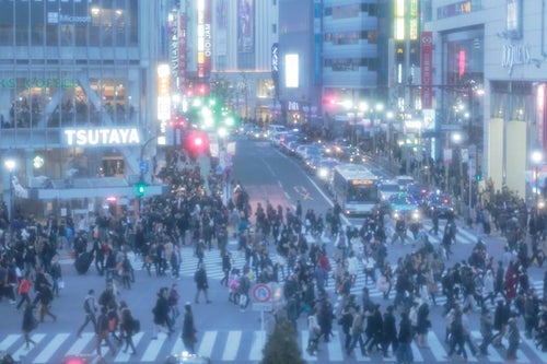 近未来の幻想・東京渋谷スクランブル交差点の写真