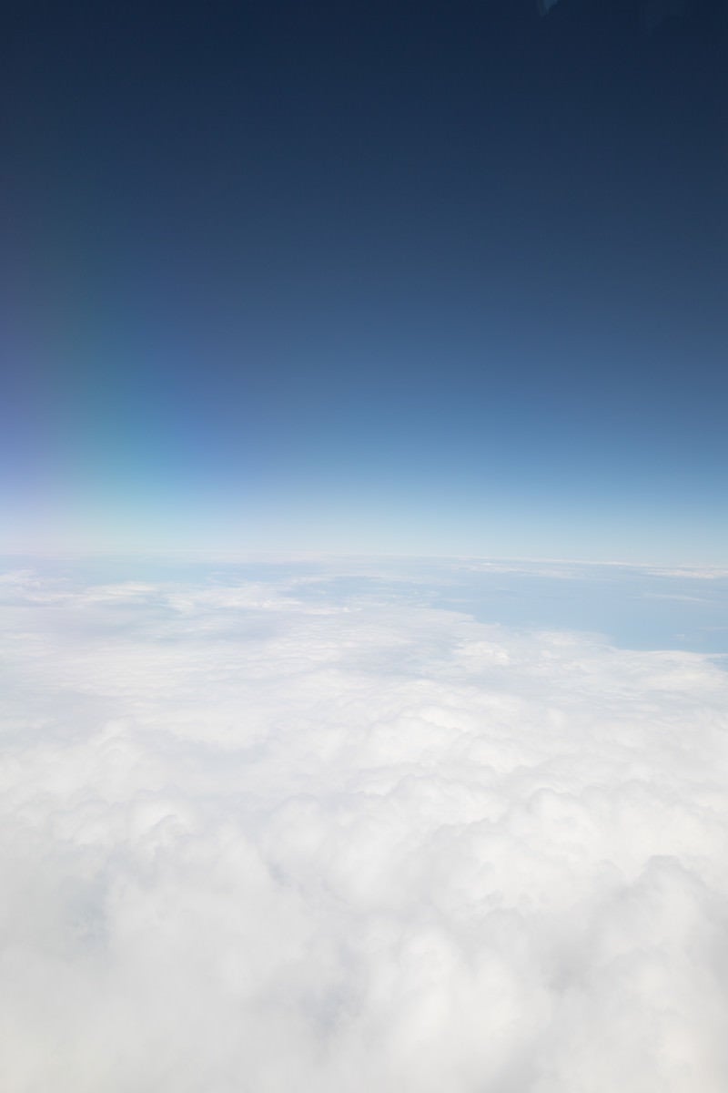 「雲と空の境（上空）」の写真
