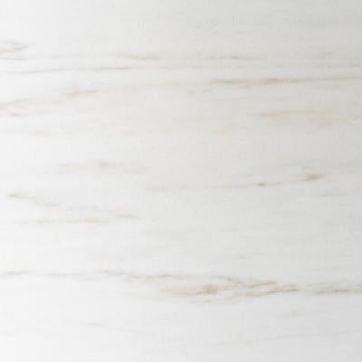 淡い色合いとナチュラルな木目が入った白い板材の写真