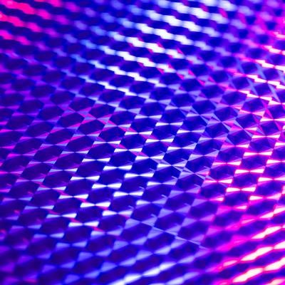 光沢のあるホログラムシートの表面の写真