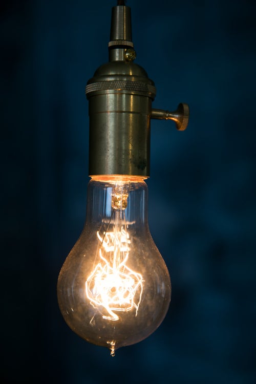 フィラメントタイプのエジソン電球の写真
