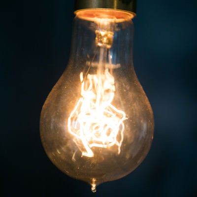 レトロでアンティークのフィラメント電球の写真