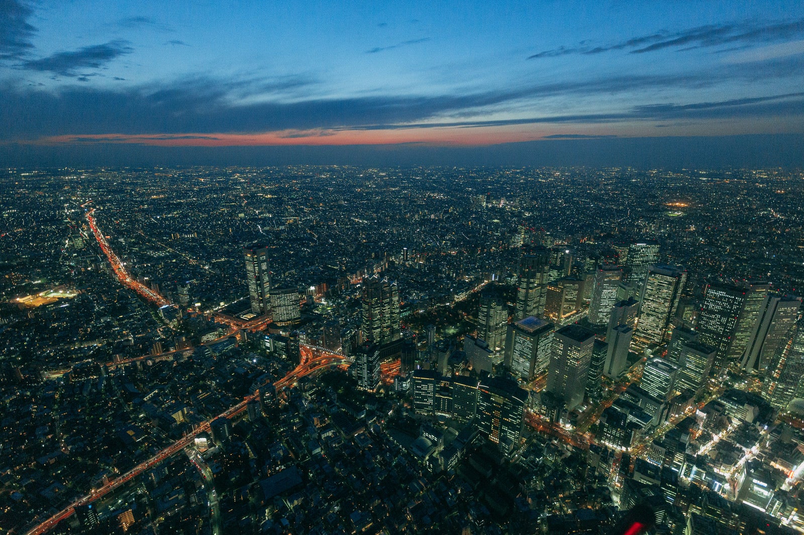 「東京都心上空の夜景」の写真