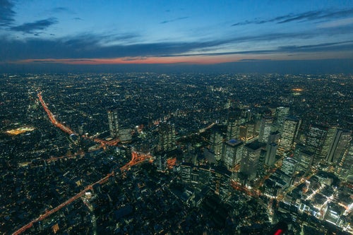 東京都心上空の夜景の写真