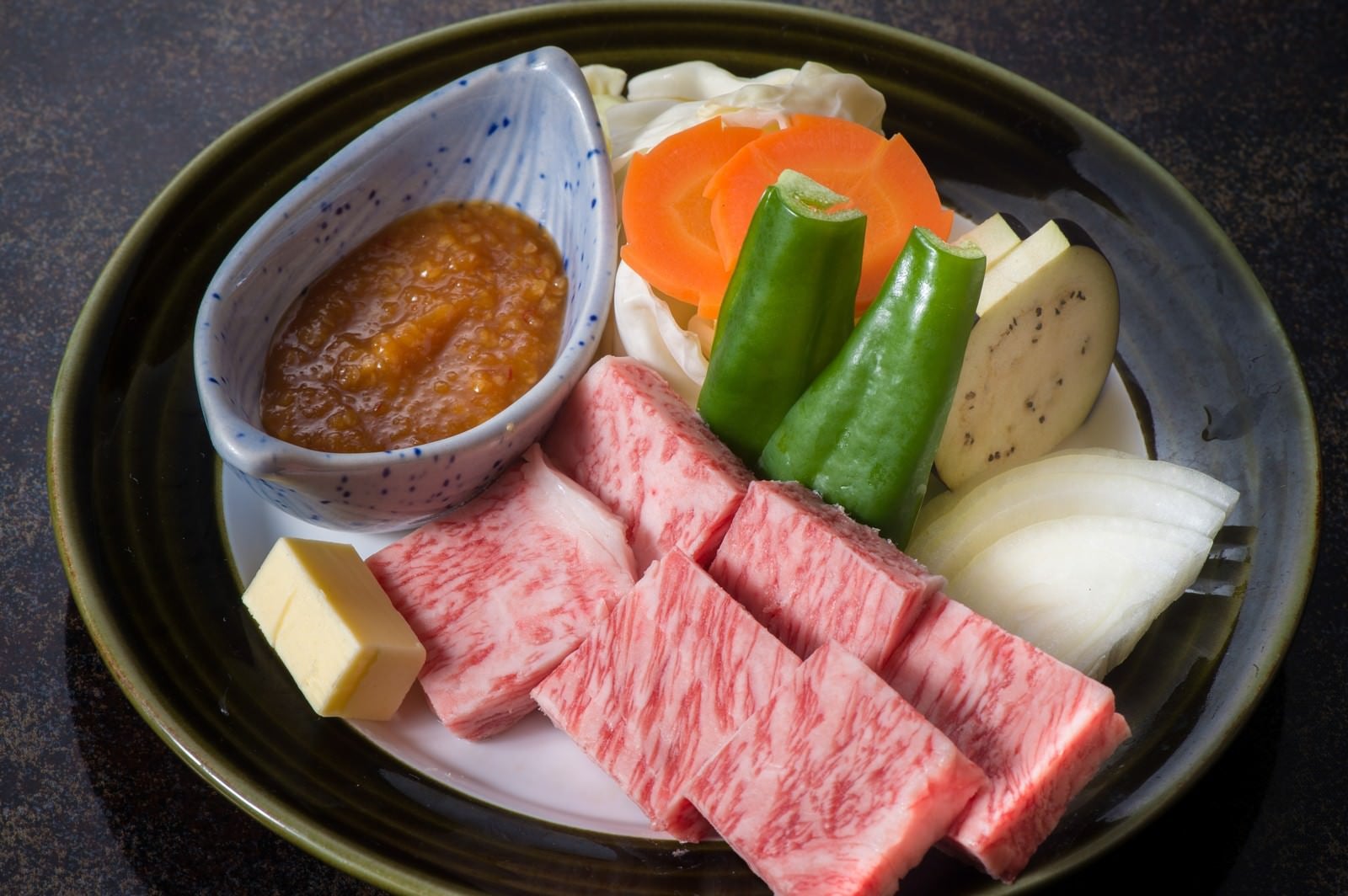 「極上のA5ランク飛騨牛サーロインステーキを味噌で食べるのが栄太郎の流儀」の写真