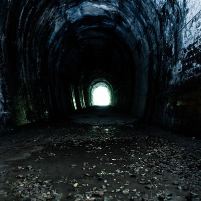 不気味なトンネル（JR福知山線廃線敷）の写真