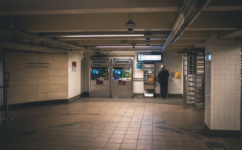 ニューヨーク地下鉄の券売機の写真
