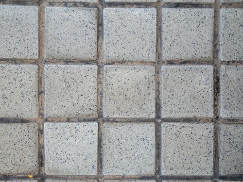 正方形の石タイルの写真