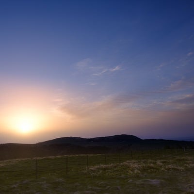日が暮れる直前の美ヶ原高原の写真