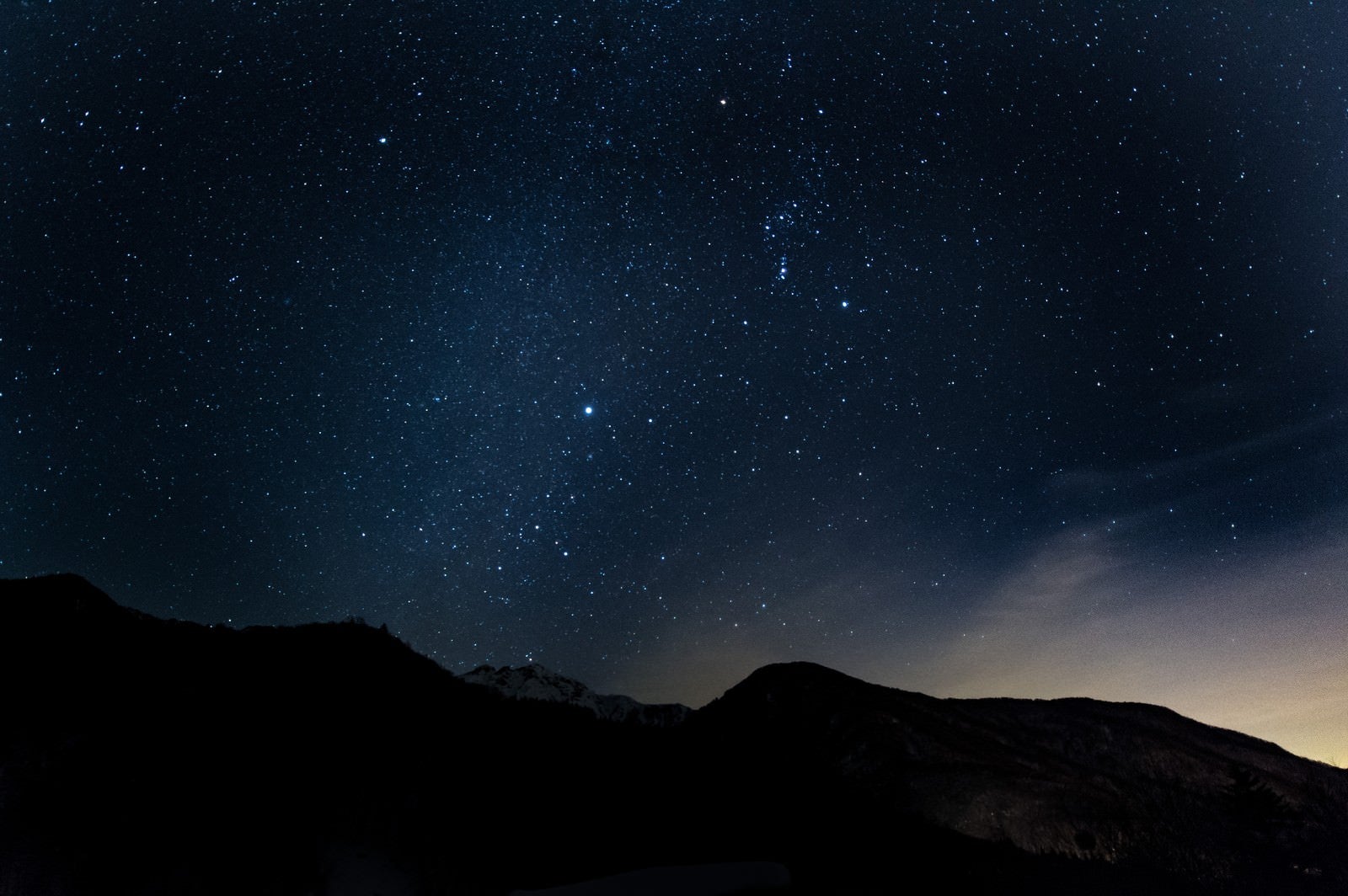 「満点の星空を眺める（北アルプス）」の写真