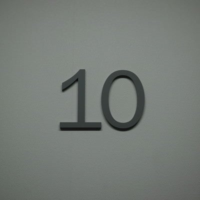 壁の「10」の写真